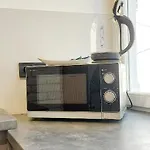 Apartment простора і вишукана в самому серці львова Lviv