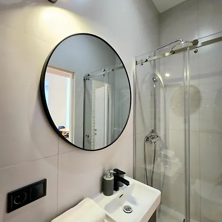 Apartamento простора і вишукана в самому серці львова Leópolis